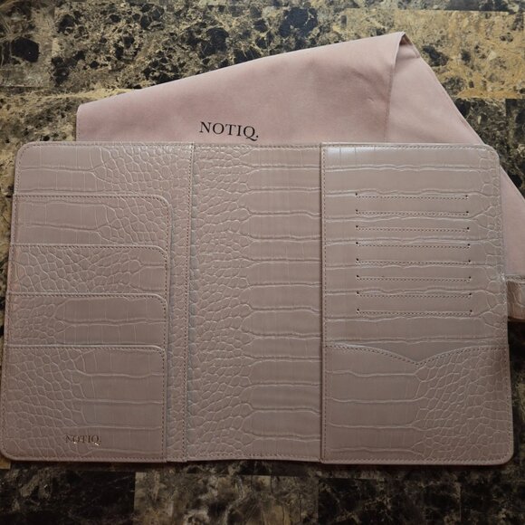 SOLD     NOTIQ Demi RINGLESS Planner Cover - Picture 3 of 3